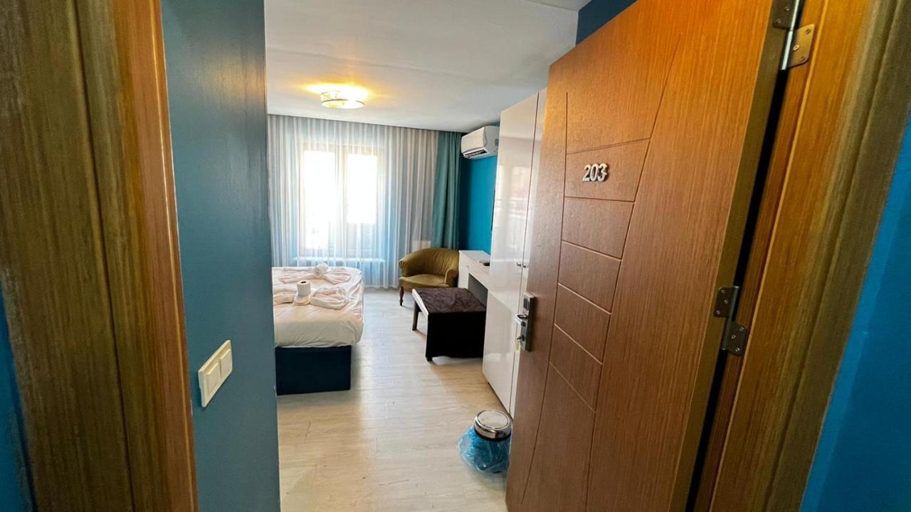 Moon Blue Hotel Istanbul Exterior photo